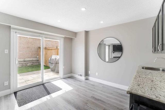 17 Majestic Cres, House detached with 3 bedrooms, 2 bathrooms and 4 parking in Brampton ON | Image 21