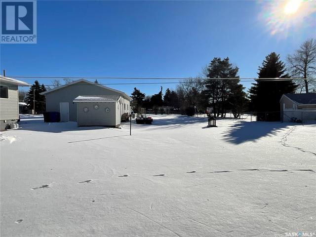 825 Walsh Avenue, House detached with 5 bedrooms, 2 bathrooms and null parking in Oxbow SK | Image 42