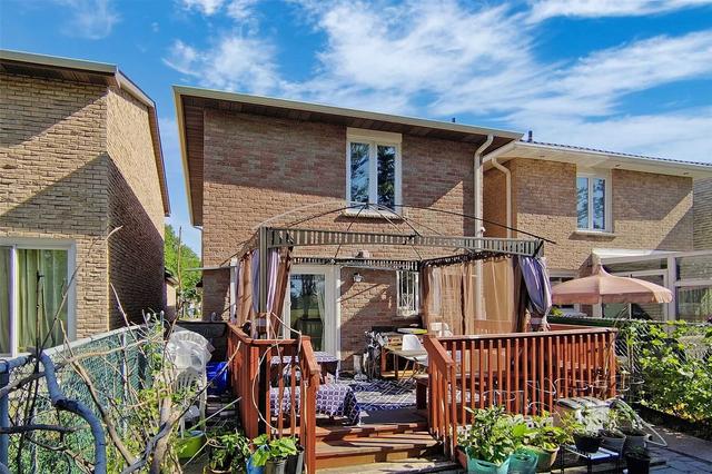 66 Larksmere Crt, House attached with 3 bedrooms, 3 bathrooms and 5 parking in Markham ON | Image 14