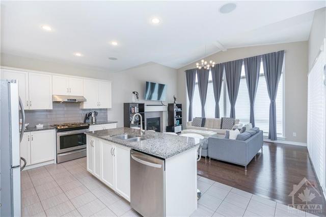 319 Percheron Way, House detached with 4 bedrooms, 3 bathrooms and 6 parking in Ottawa ON | Image 10