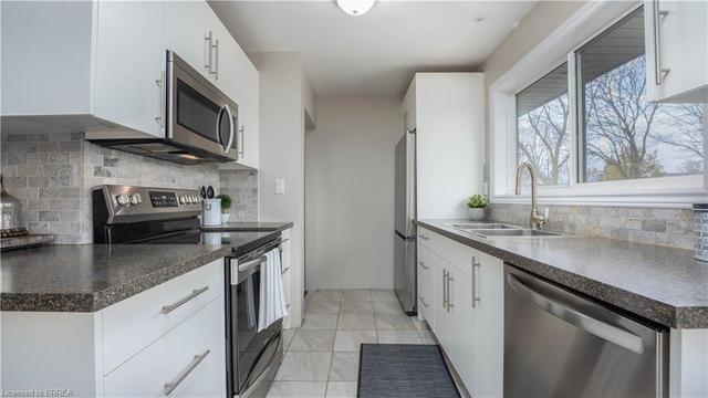 43 Patterson Avenue, House detached with 3 bedrooms, 2 bathrooms and 5 parking in Brantford ON | Image 8