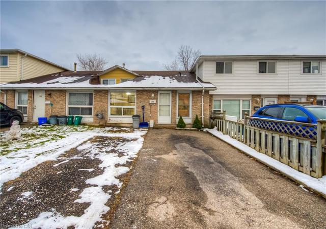 722 Parkview Crescent, House attached with 3 bedrooms, 1 bathrooms and 1 parking in Cambridge ON | Image 1
