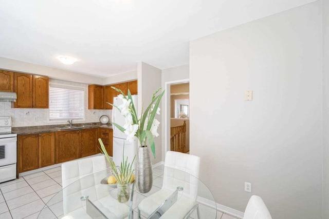 54 Platinum Dr, House detached with 4 bedrooms, 3 bathrooms and 5 parking in Toronto ON | Image 3