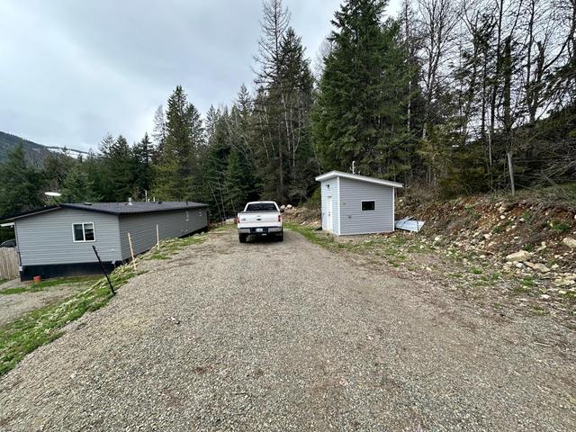 4248 Ross Spur Road, House detached with 2 bedrooms, 2 bathrooms and 5 parking in Central Kootenay G BC | Image 39
