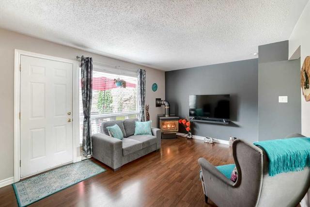 th 7 - 490 Southdale Rd E, Townhouse with 3 bedrooms, 2 bathrooms and 1 parking in London ON | Image 2