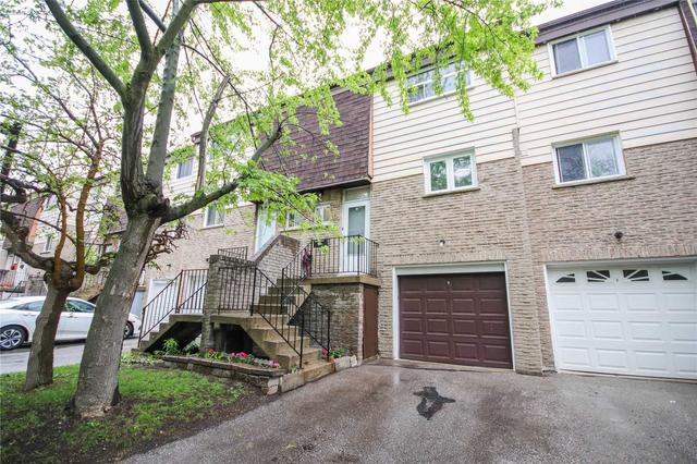 10 - 50 Brookmill Blvd W, Townhouse with 3 bedrooms, 2 bathrooms and 2 parking in Toronto ON | Image 1