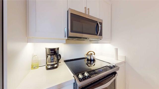101 - 525 Adelaide St W, Townhouse with 3 bedrooms, 3 bathrooms and 2 parking in Toronto ON | Image 2
