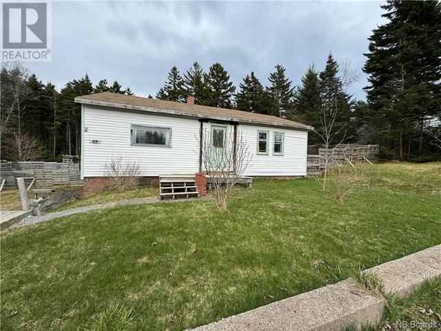 69 Mcleod Road, House detached with 2 bedrooms, 1 bathrooms and null parking in Saint John NB | Image 2