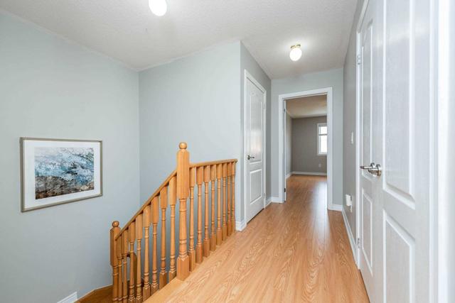 15 Versailles Cres, House semidetached with 3 bedrooms, 4 bathrooms and 3 parking in Brampton ON | Image 4
