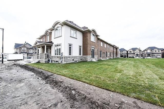 362 Remembrance Rd, House attached with 4 bedrooms, 4 bathrooms and 3 parking in Brampton ON | Image 15