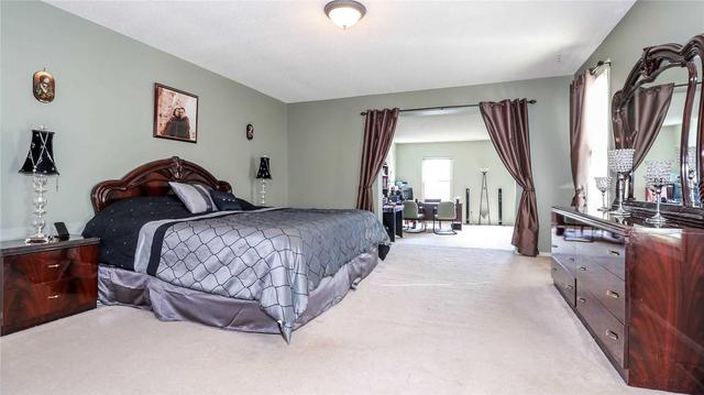 10 New Castle Cres, House detached with 4 bedrooms, 4 bathrooms and 2 parking in Brampton ON | Image 12