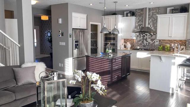 4482 Crabapple Landing Sw, Home with 3 bedrooms, 2 bathrooms and 4 parking in Edmonton AB | Image 2