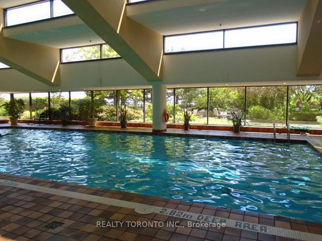 1904 - 65 Harbour Sq, Condo with 2 bedrooms, 2 bathrooms and 1 parking in Toronto ON | Image 7