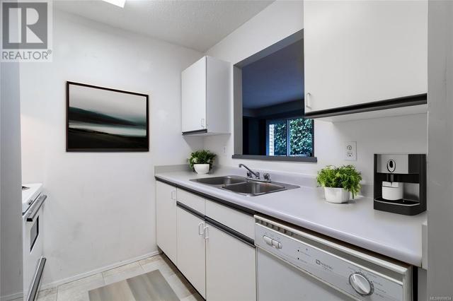 104 - 1908 Bowen Rd, Condo with 1 bedrooms, 1 bathrooms and 1 parking in Nanaimo BC | Image 3