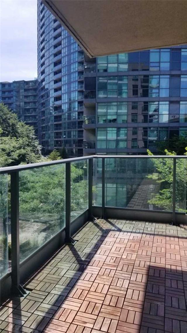 363 - 209 Fort York Blvd, Condo with 2 bedrooms, 2 bathrooms and 1 parking in Toronto ON | Image 6