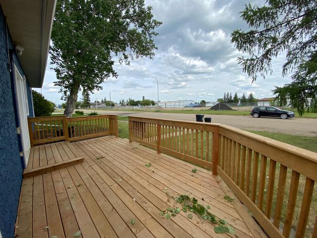 4520 50 Street, House detached with 3 bedrooms, 2 bathrooms and 5 parking in Saddle Hills County AB | Image 8