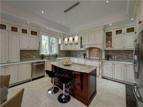 15 Roycrest Ave, House detached with 4 bedrooms, 5 bathrooms and 5 parking in Toronto ON | Image 12