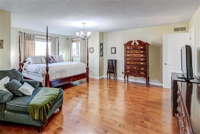 83 Afton Cres, House detached with 4 bedrooms, 3 bathrooms and 4 parking in Vaughan ON | Image 10