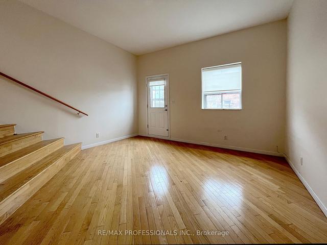 upper - 385 Dundas St E, Condo with 2 bedrooms, 1 bathrooms and 0 parking in Toronto ON | Image 19