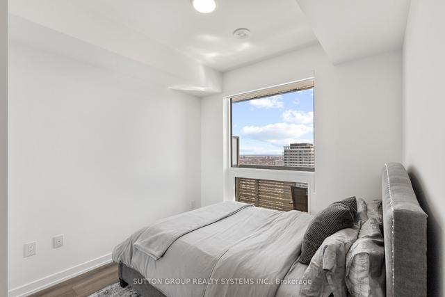 3104 - 39 Roehampton Ave, Condo with 2 bedrooms, 2 bathrooms and 1 parking in Toronto ON | Image 5
