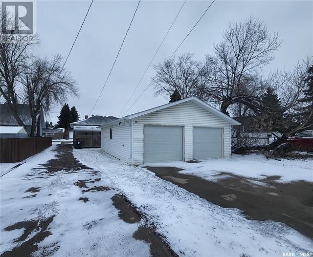 221 7th Avenue E, House detached with 4 bedrooms, 2 bathrooms and null parking in Melville SK | Image 5