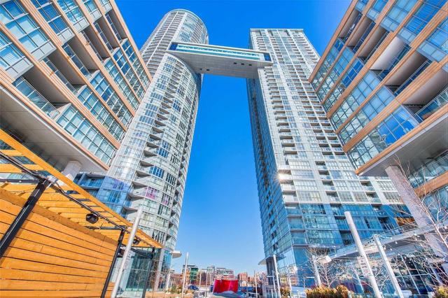 4016 - 15 Iceboat Terr, Condo with 1 bedrooms, 1 bathrooms and 1 parking in Toronto ON | Image 1