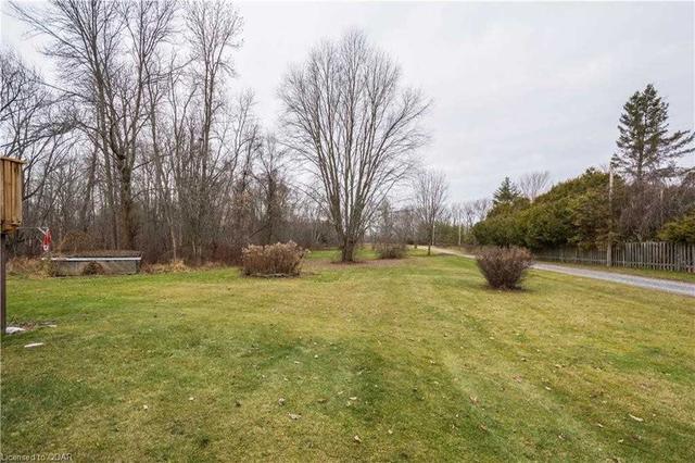 146 Old Portage Rd, House detached with 2 bedrooms, 2 bathrooms and 7 parking in Quinte West ON | Image 9