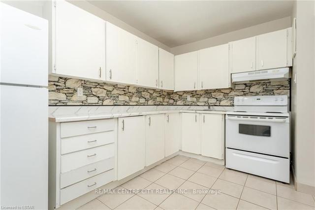 302 - 563 Mornington Ave, Condo with 2 bedrooms, 1 bathrooms and 1 parking in London ON | Image 3