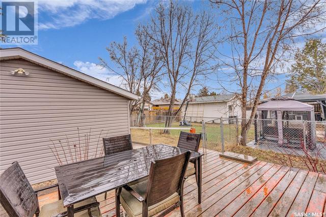 834 Confederation Drive, House detached with 2 bedrooms, 2 bathrooms and null parking in Saskatoon SK | Image 38