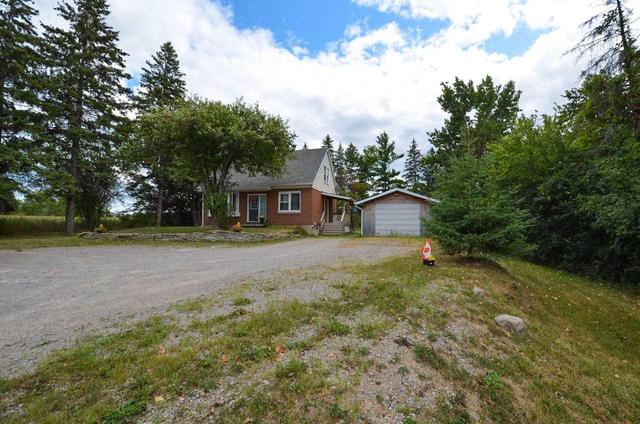 187 Colborne St W, House detached with 3 bedrooms, 2 bathrooms and 10 parking in Kawartha Lakes ON | Image 2