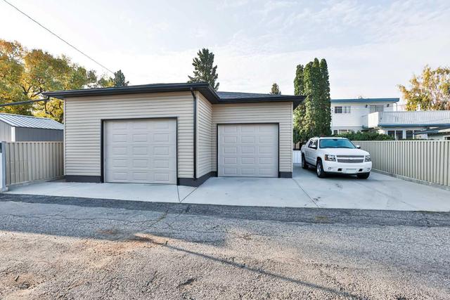 2409 14 Avenue S, House detached with 3 bedrooms, 2 bathrooms and 3 parking in Lethbridge AB | Image 6