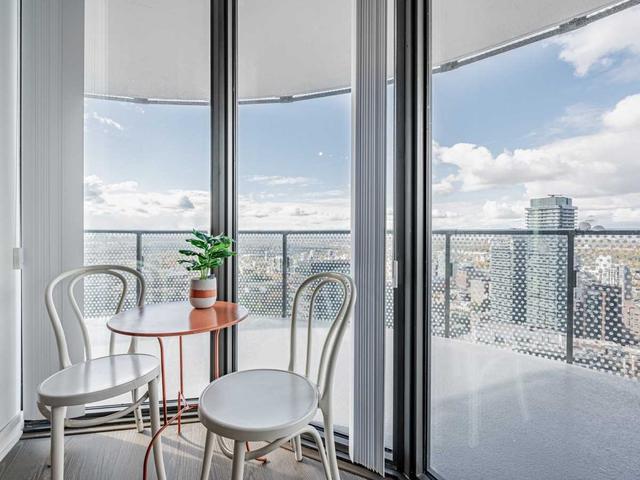 5008 - 11 Wellesley St W, Condo with 2 bedrooms, 2 bathrooms and 1 parking in Toronto ON | Image 6