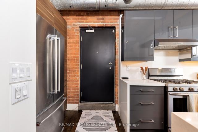 4 - 200 Clinton St, Townhouse with 2 bedrooms, 2 bathrooms and 1 parking in Toronto ON | Image 6