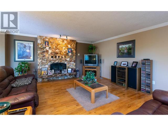 1414 Vella Road, House detached with 3 bedrooms, 3 bathrooms and 14 parking in Columbia Shuswap C BC | Image 17