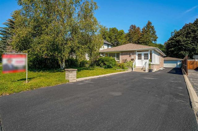 221 Colborne Ave, House detached with 3 bedrooms, 2 bathrooms and 6 parking in Richmond Hill ON | Image 1