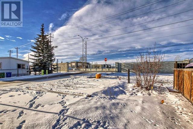 105, - 9090 24 Street Se, Home with 2 bedrooms, 1 bathrooms and 2 parking in Calgary AB | Image 41