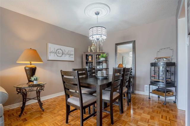 36 Peterson Crt, House semidetached with 3 bedrooms, 2 bathrooms and 4 parking in Brampton ON | Image 5