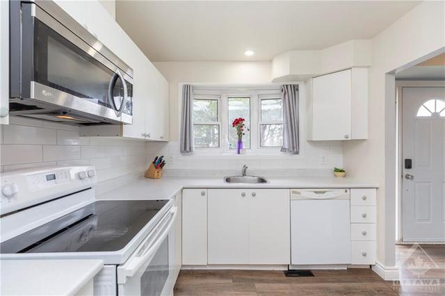 17 - 920 Dynes Road, Townhouse with 4 bedrooms, 2 bathrooms and 1 parking in Ottawa ON | Image 6