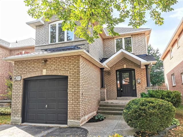 2492 Logan Ave, House detached with 3 bedrooms, 3 bathrooms and 3 parking in Oakville ON | Image 1