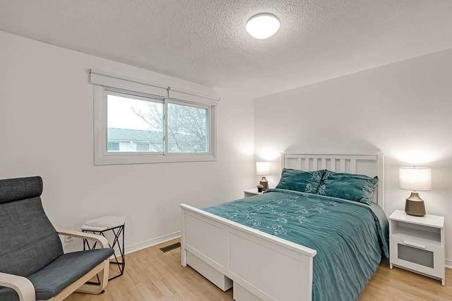 16 - 100 St. Andrews Crt, Townhouse with 3 bedrooms, 2 bathrooms and 2 parking in Hamilton ON | Image 11