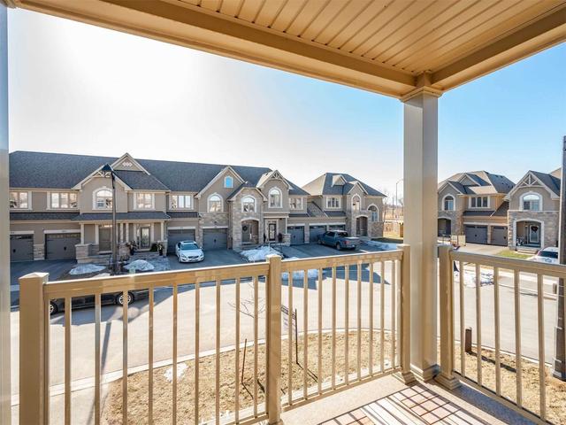 2373 Natasha Circ, House attached with 3 bedrooms, 2 bathrooms and 3 parking in Oakville ON | Image 3