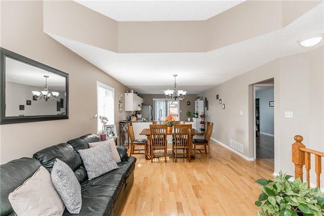 45 Majesty Blvd, House detached with 2 bedrooms, 3 bathrooms and 4 parking in Barrie ON | Image 3