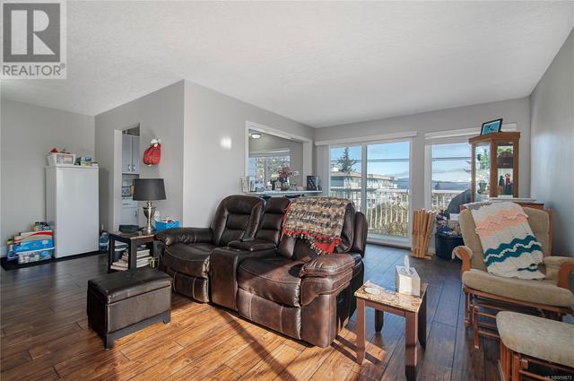 102 - 501 9th Ave, Condo with 2 bedrooms, 1 bathrooms and 23 parking in Campbell River BC | Image 8