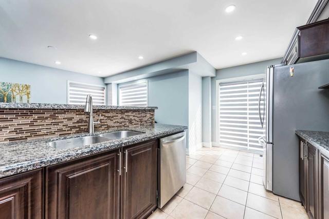 199 Purcell Cres, House semidetached with 3 bedrooms, 4 bathrooms and 5 parking in Vaughan ON | Image 7