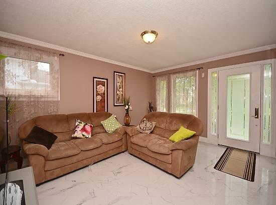 834 Cabot Tr, House detached with 3 bedrooms, 2 bathrooms and 9 parking in Milton ON | Image 5