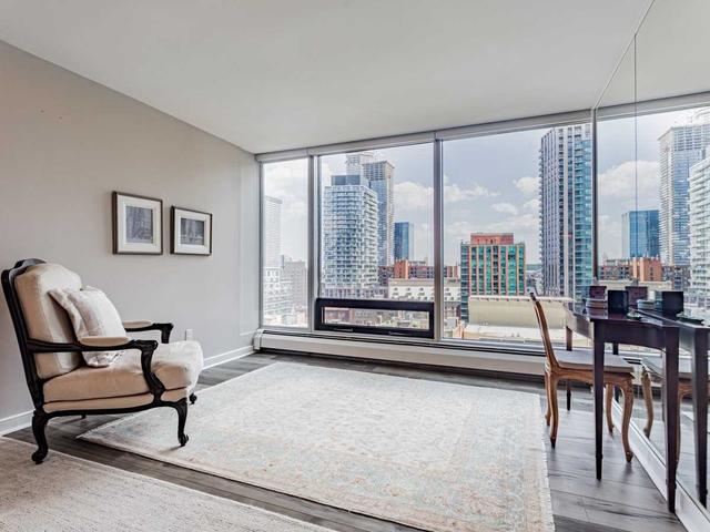 1201 - 30 Wellington St E, Condo with 2 bedrooms, 2 bathrooms and 2 parking in Toronto ON | Image 9