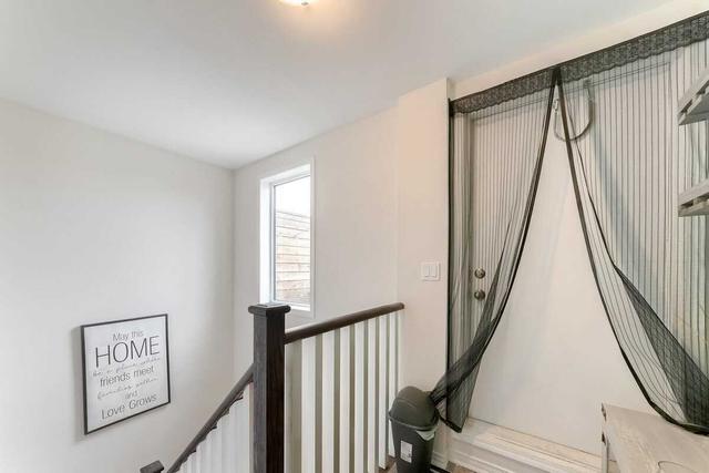 18 - 18 Applewood Lane, Townhouse with 3 bedrooms, 3 bathrooms and 1 parking in Toronto ON | Image 20