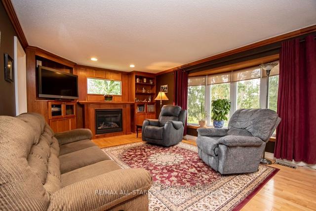 690 Post Rd, House detached with 2 bedrooms, 2 bathrooms and 7 parking in Kawartha Lakes ON | Image 36