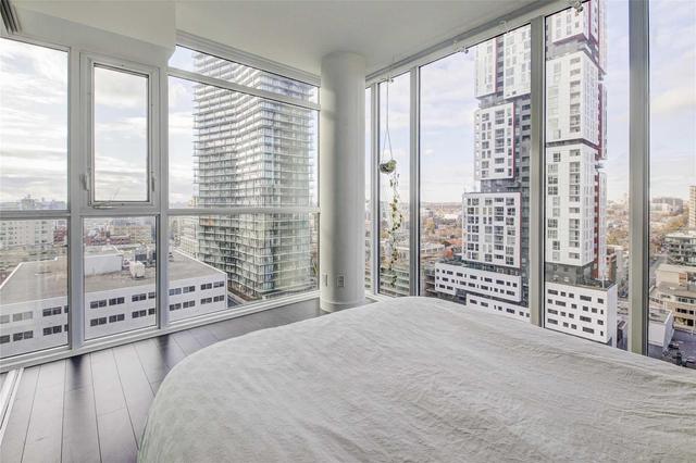 1704 - 290 Adelaide St W, Condo with 2 bedrooms, 1 bathrooms and 1 parking in Toronto ON | Image 7