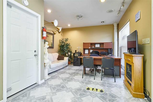 890 Simcoe St S, Condo with 2 bedrooms, 1 bathrooms and 5 parking in Oshawa ON | Image 20